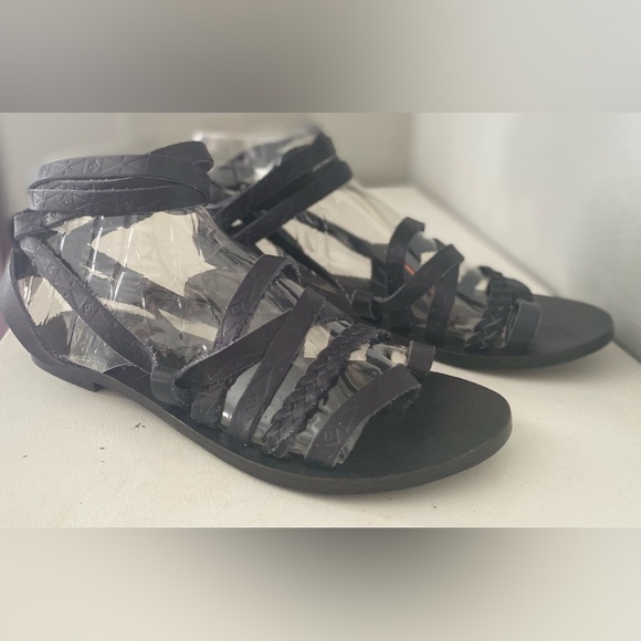 NWT Free People Black Genuine Leather Embossed Ankle Leg Tie Gladiator Sandals 7 - Picture 2 of 6